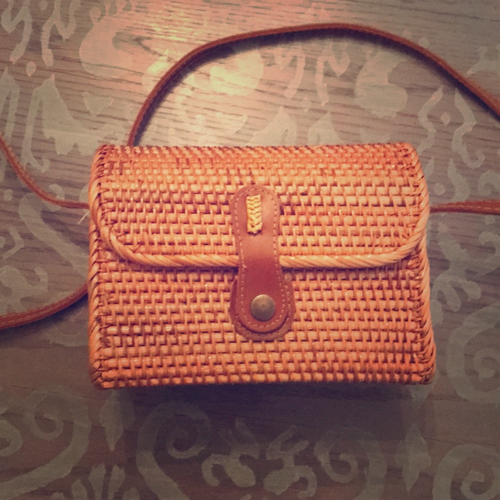 Woven, wooden adorable purse with strap!